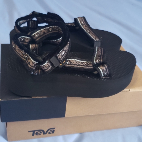 teva maressa flatform